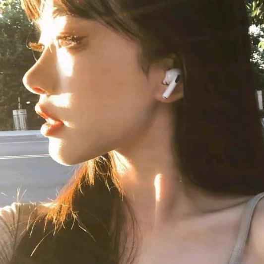 娜娜娜娜是娜娜哇.