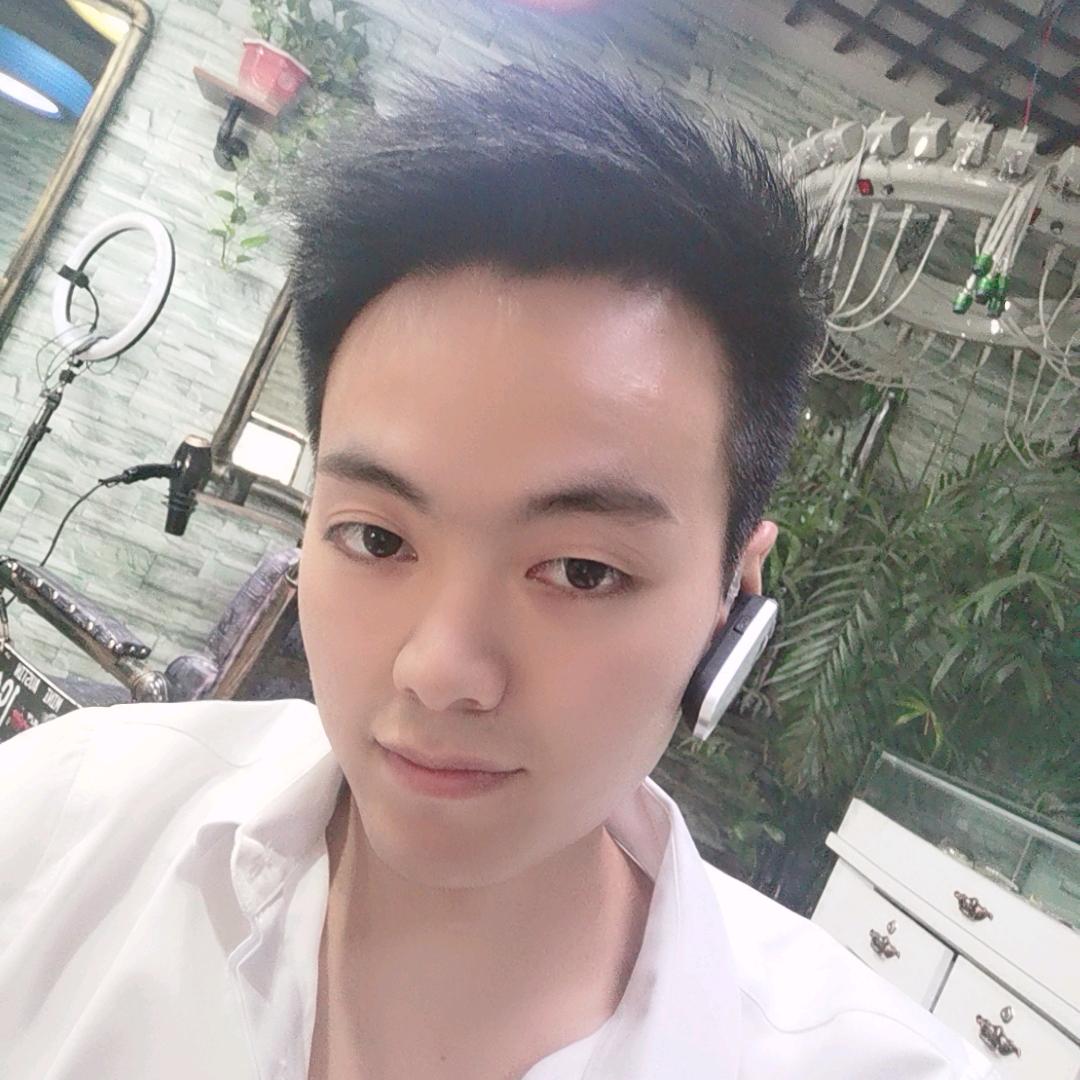 短发故事曼杰