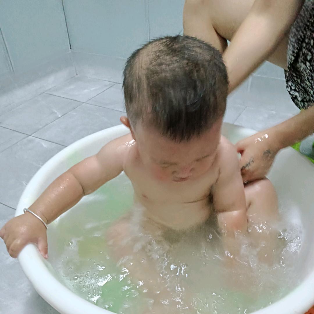 ₍₍ (̨̡ ‾᷄ᗣ‾᷅ )̧̢ ₎₎