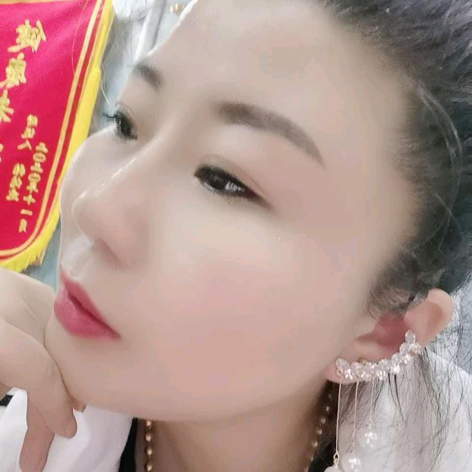 银座步行街城言瘦美人