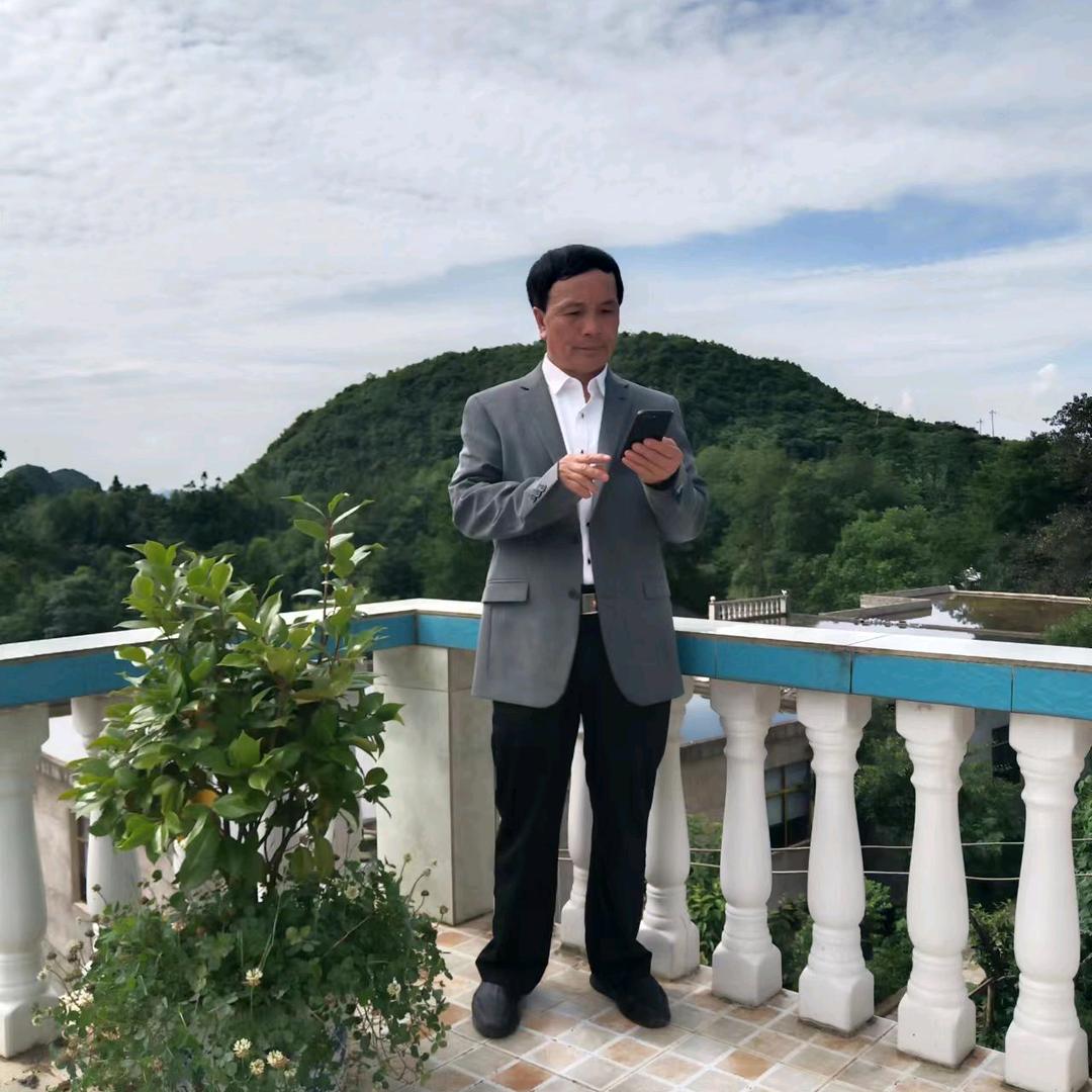 李龙国