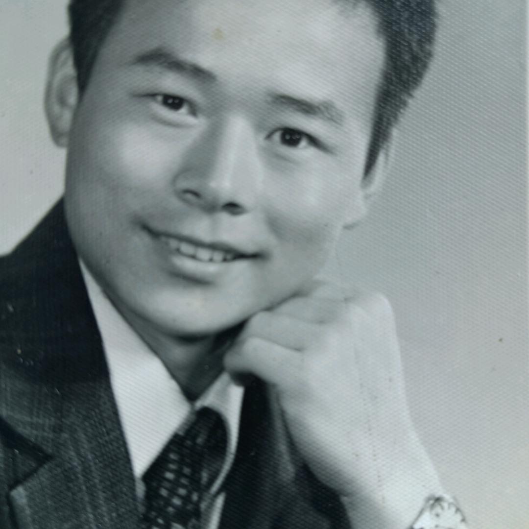华