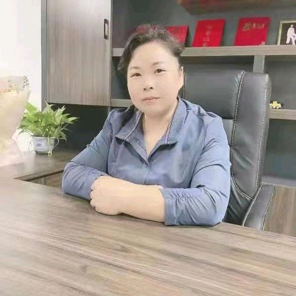爱拼搏的何姐