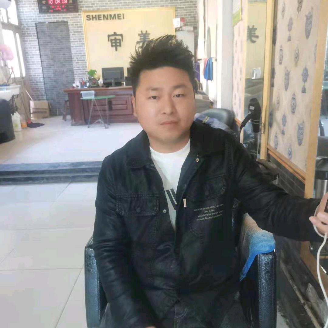 审美收长头发官方号