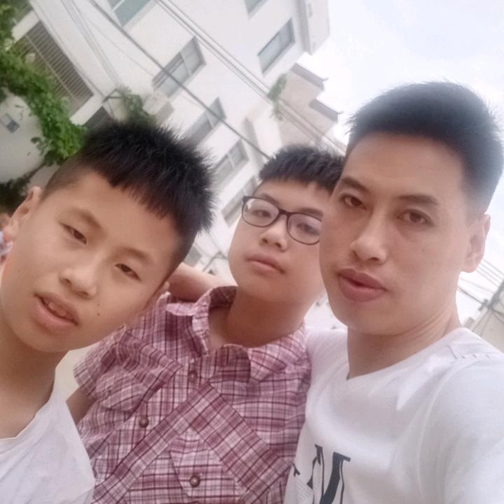 翟东杰