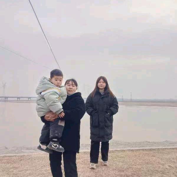 杨家三妮