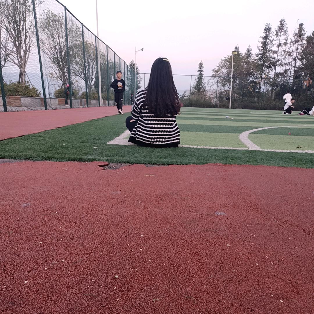 爱笑的憨憨妹💋