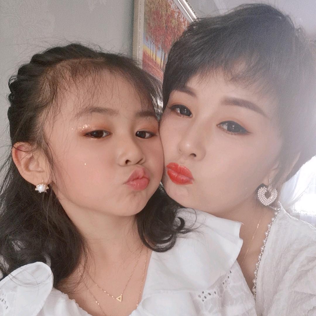 伊宁市《非凡童屋》潮牌童装