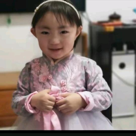 我家有个漂亮的小妞《禁止私聊》