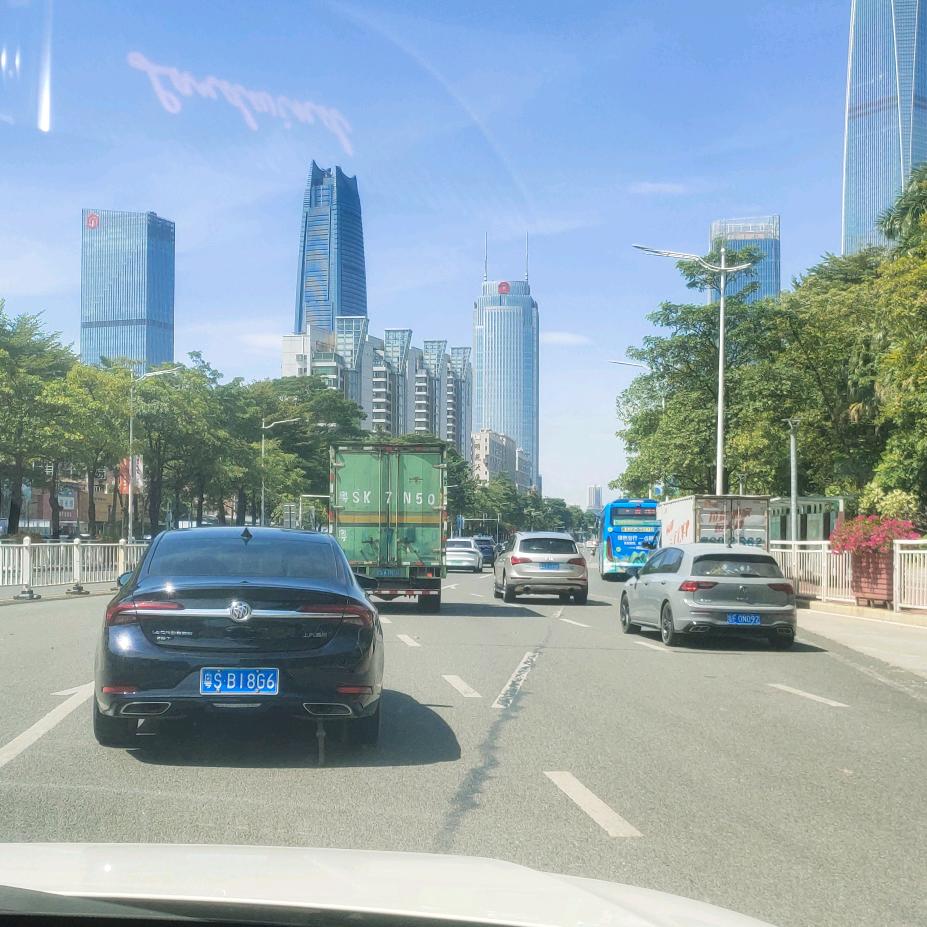 便利店策划黄生