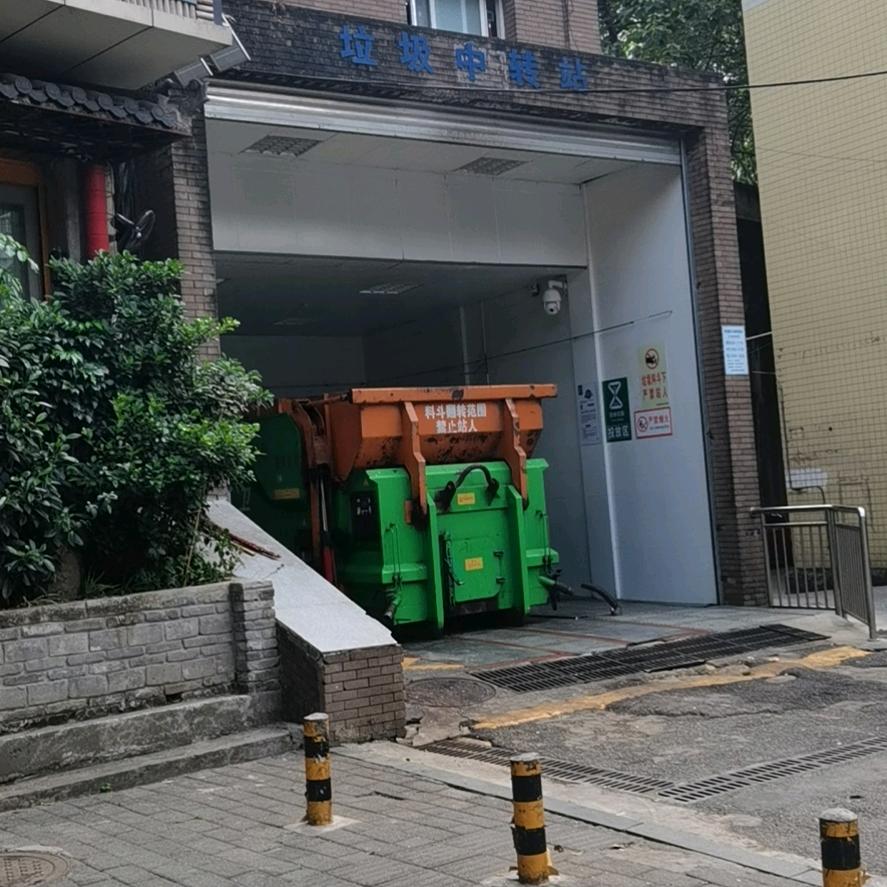 容易受伤的女人