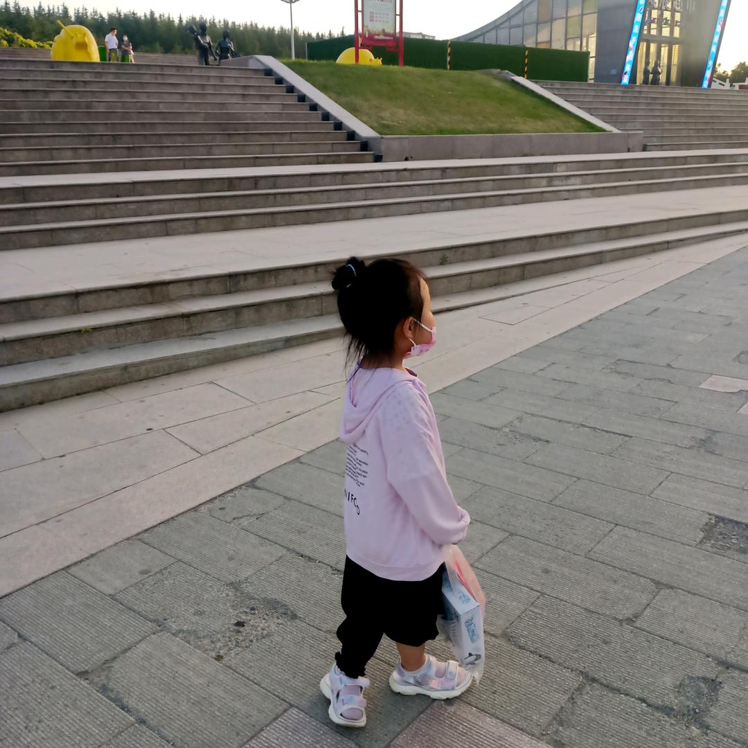 小梁子
