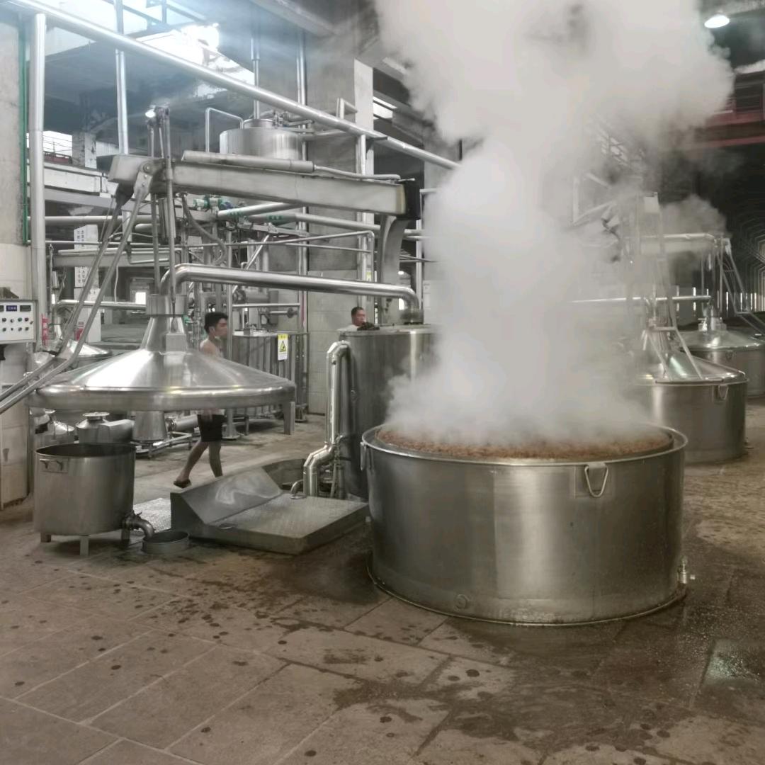 陈掌柜酿酒