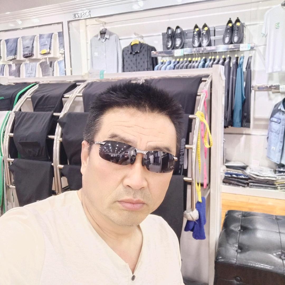 胡本三