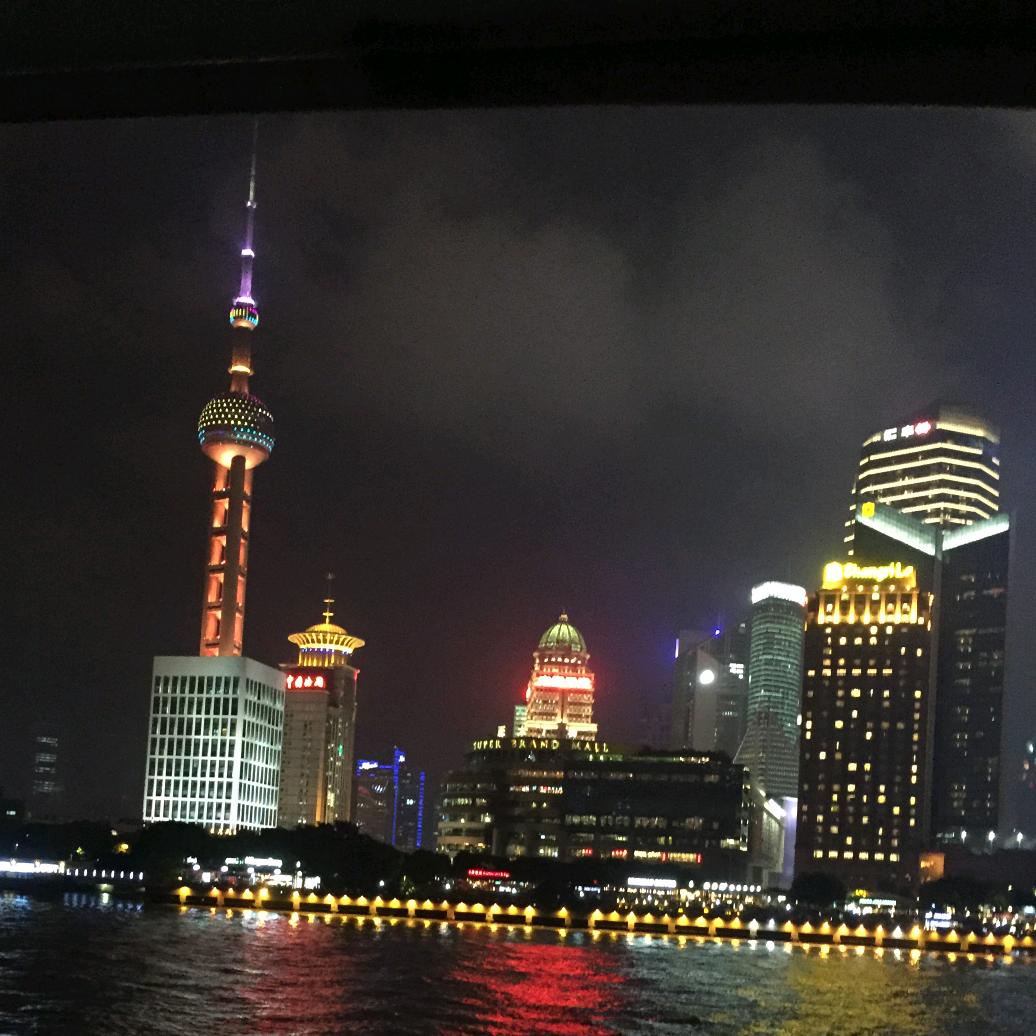 使人成熟的不是岁月，而是经历。