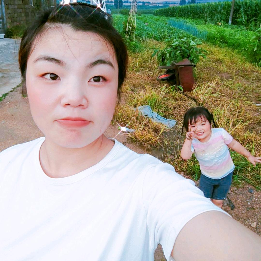 姜 小 芳