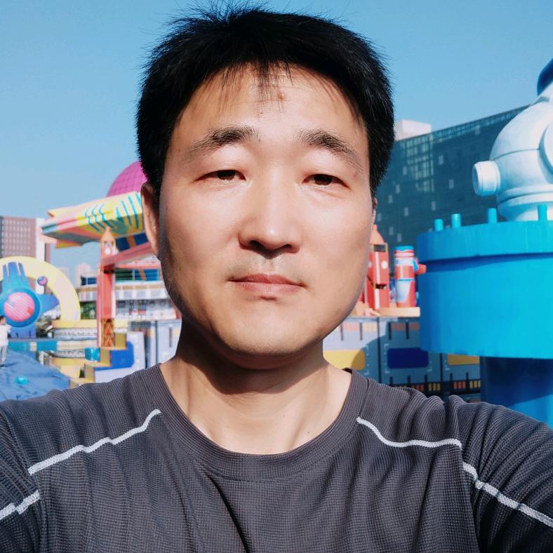 玩电脑的张老师