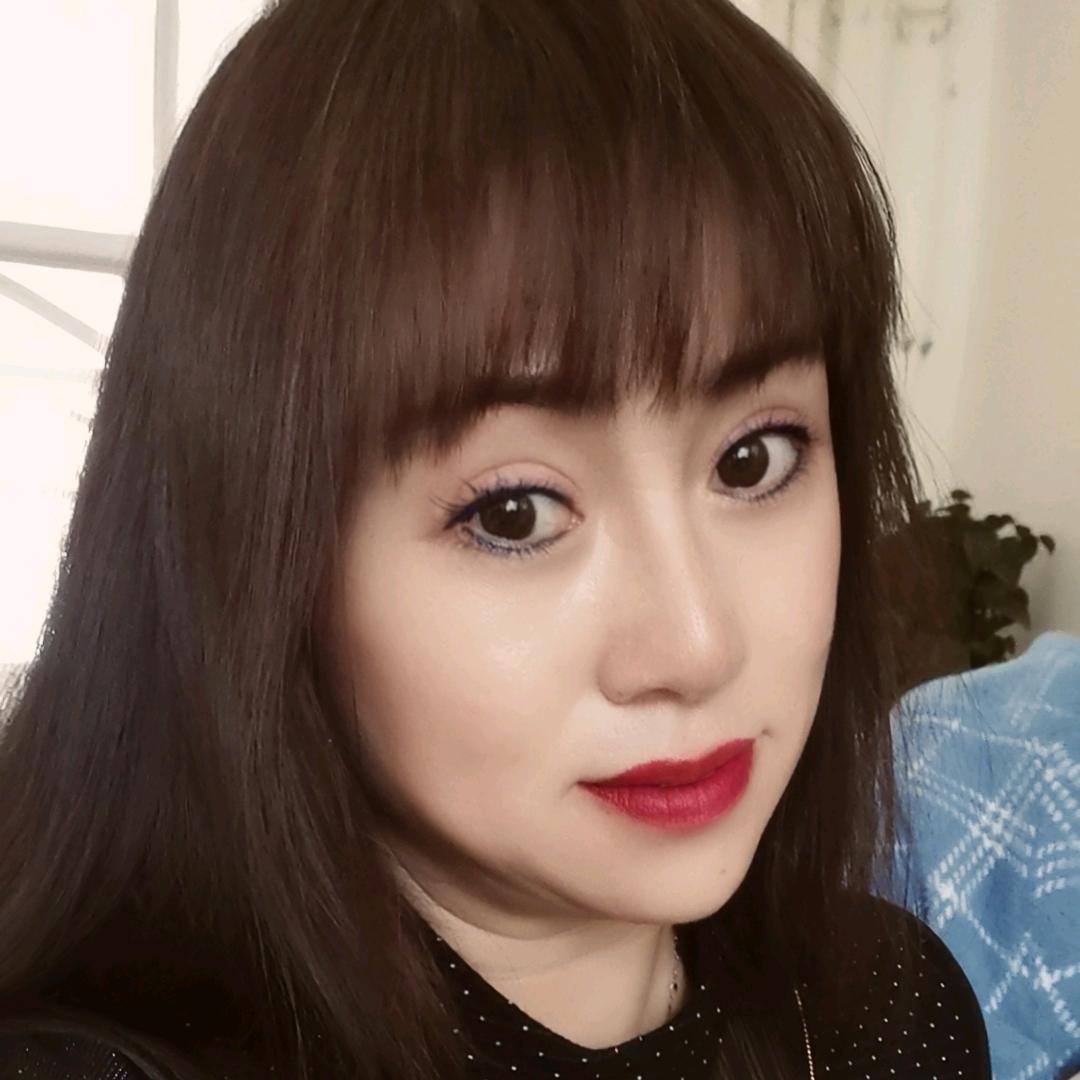 开心美女小凤仙🌞