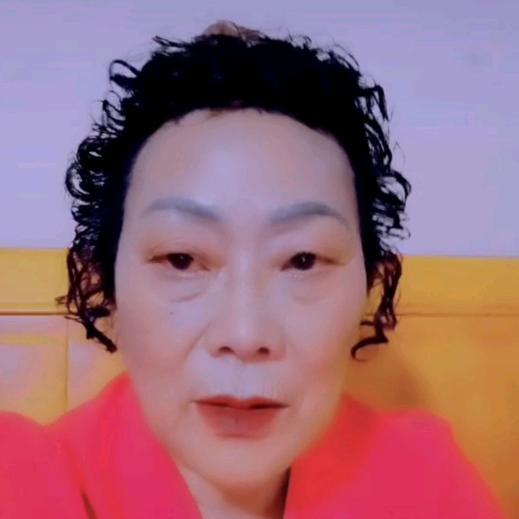 爱跳舞的珍珍开心每一天