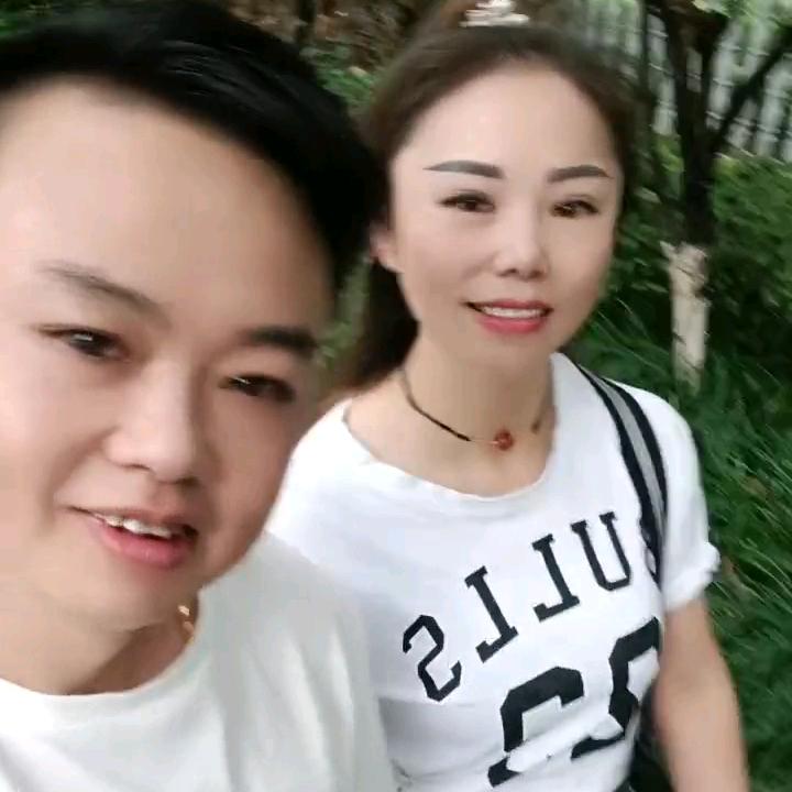 四哥四嫂（龚）