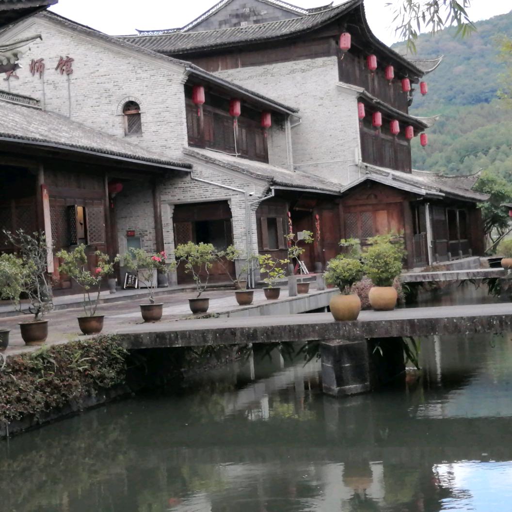 一叶孤舟（手机摄影）