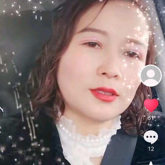 开挖机的阿姨