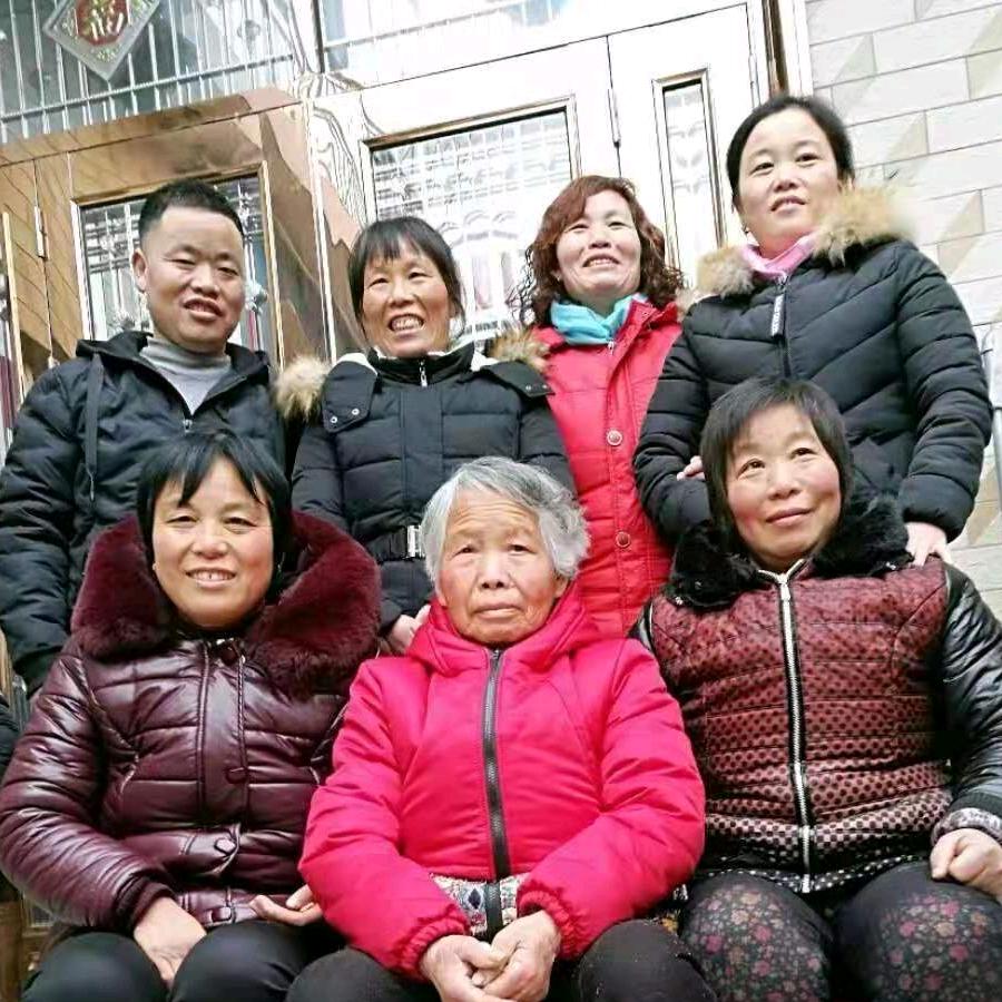 钱不在多够花就行