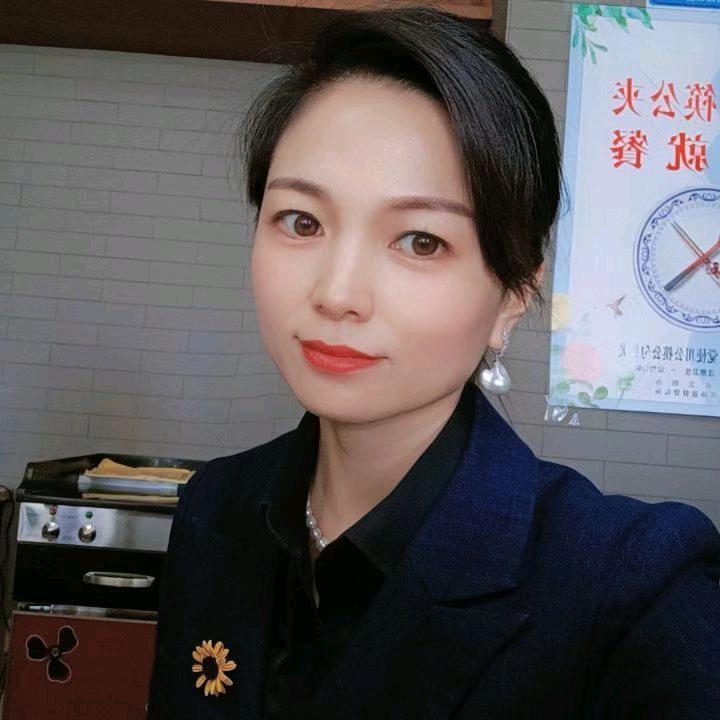 双联村鸣鹿山庄石春艳