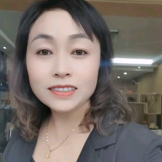 叙永何姐与房