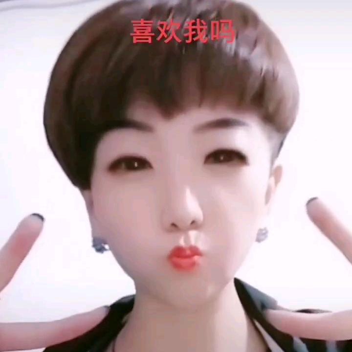 芳芳  🎤