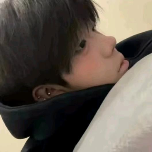 ₍˄·͈༝·͈˄*₎◞ ̑̑