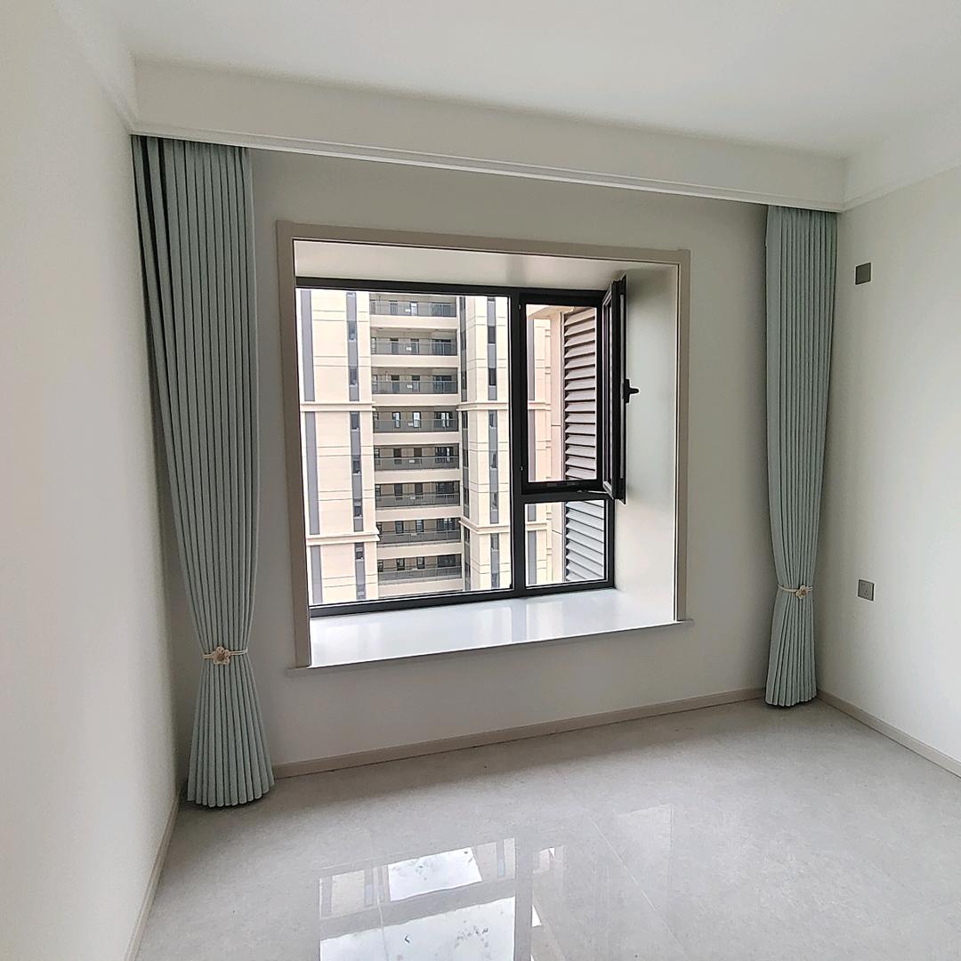 樊师傅专业安装窗帘