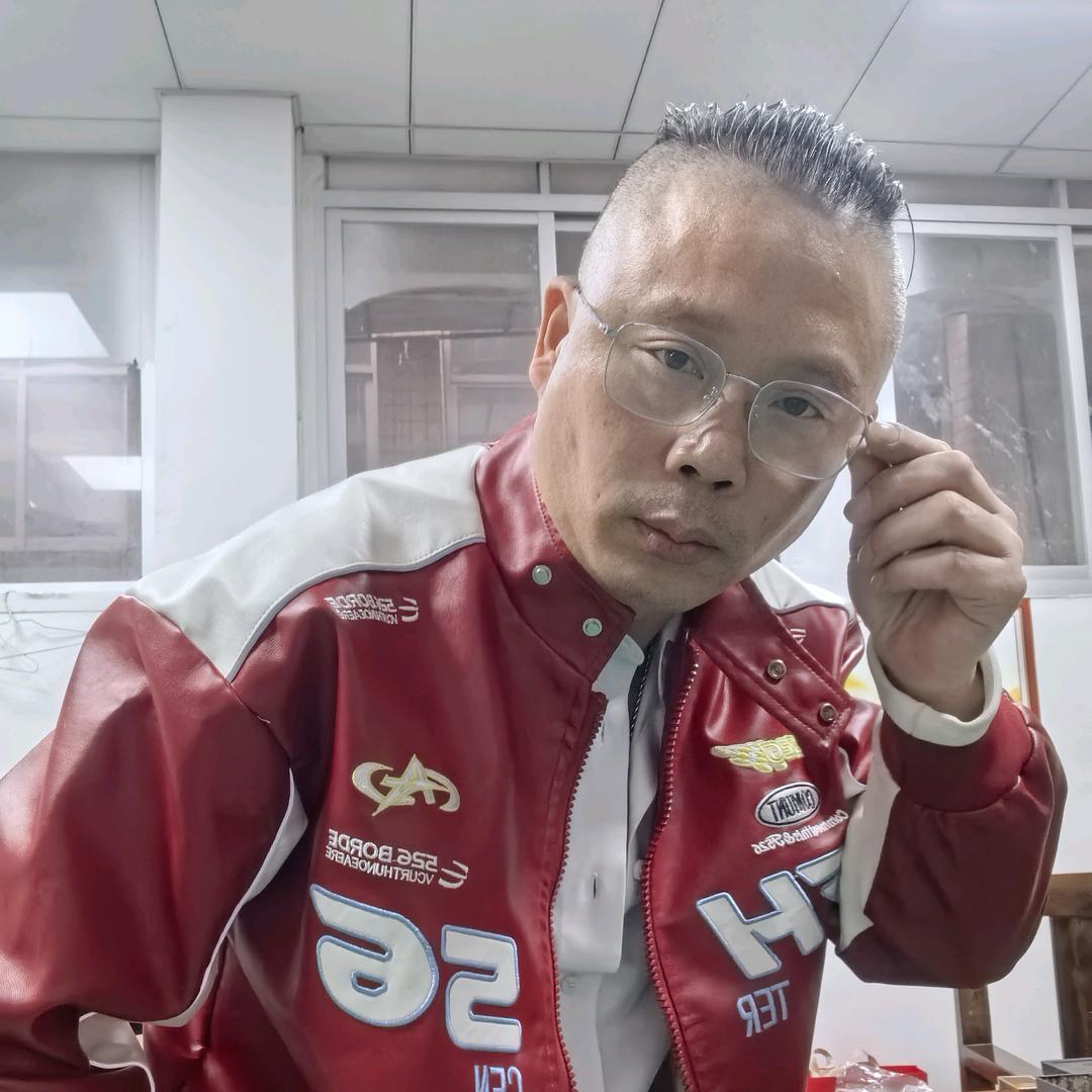 齐总《齐佳纺织科技有限公司》大码男装