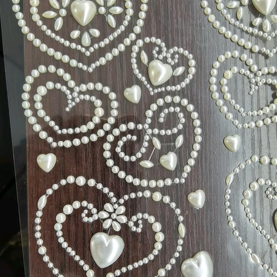 阿辉，点珠筛珠，手工加工，