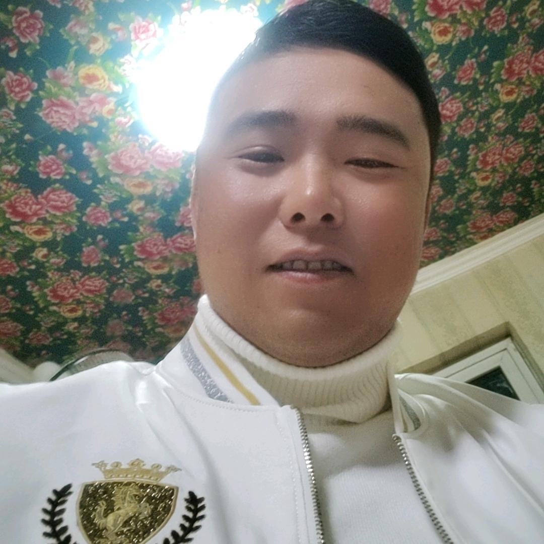 跑山鸡养殖。