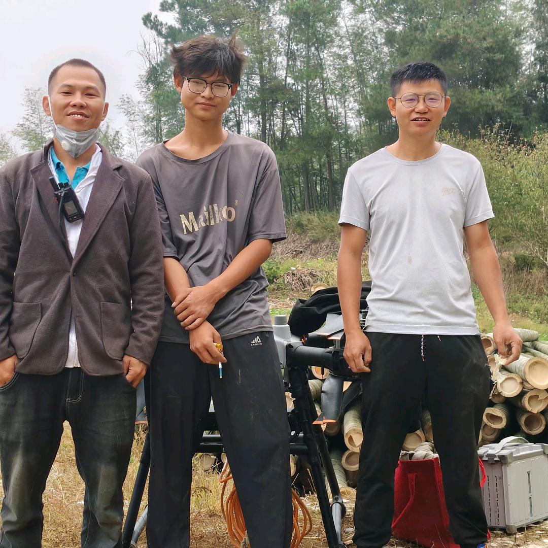 阳超华（无人机吊运）