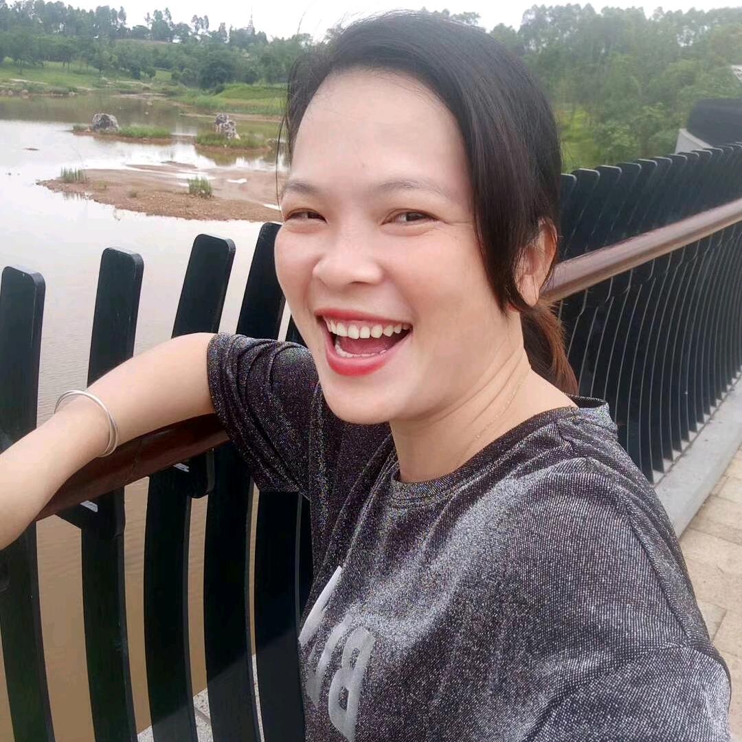 小艾 .