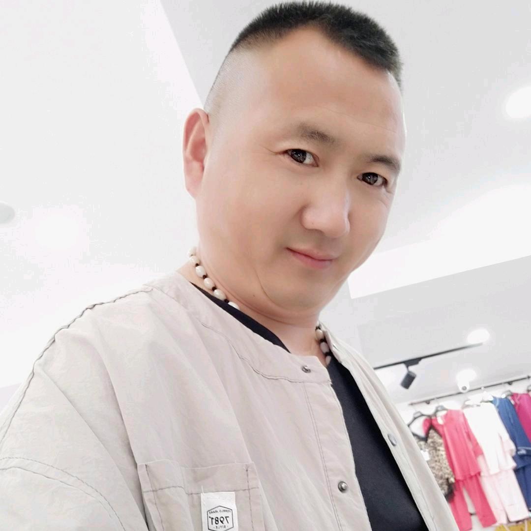 唐集时尚服饰广场
