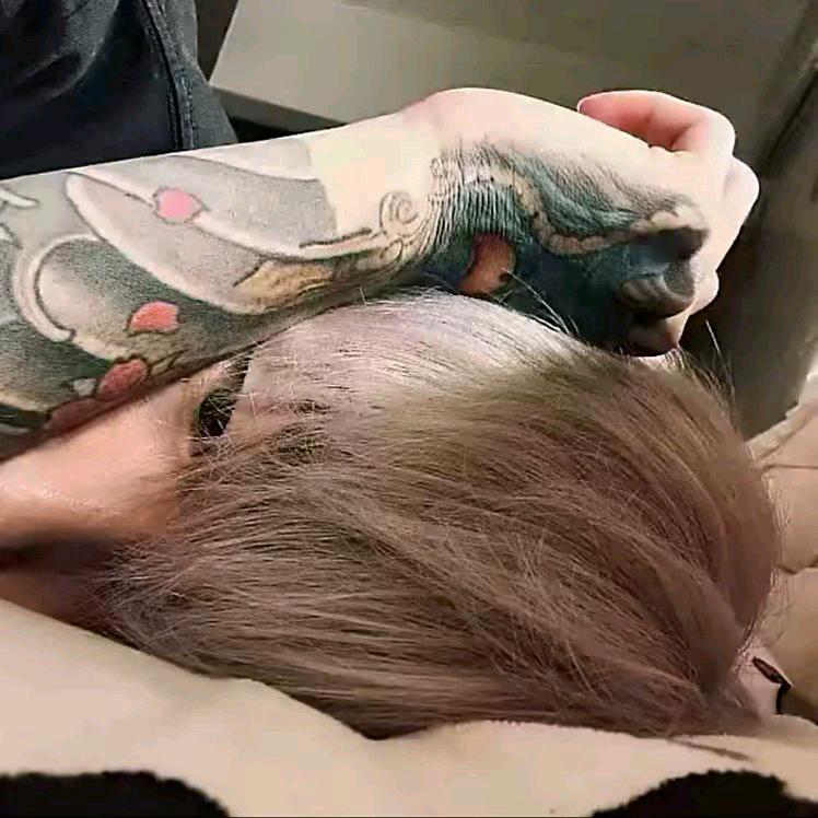 老公出去偷吃不带我.