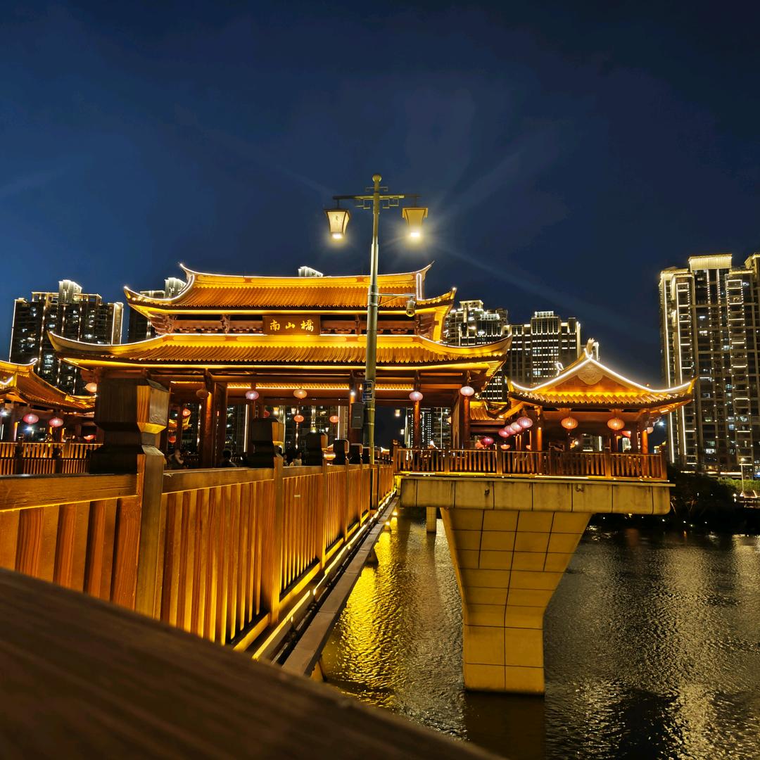 小A