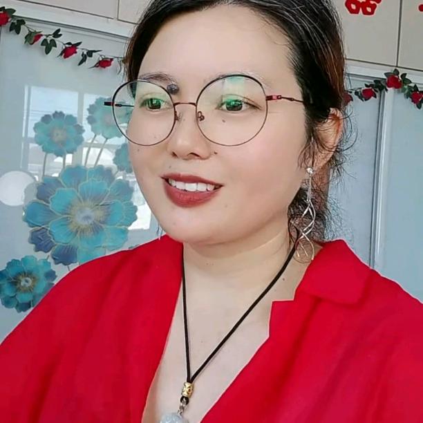 糯小兔(早7点40分开播)