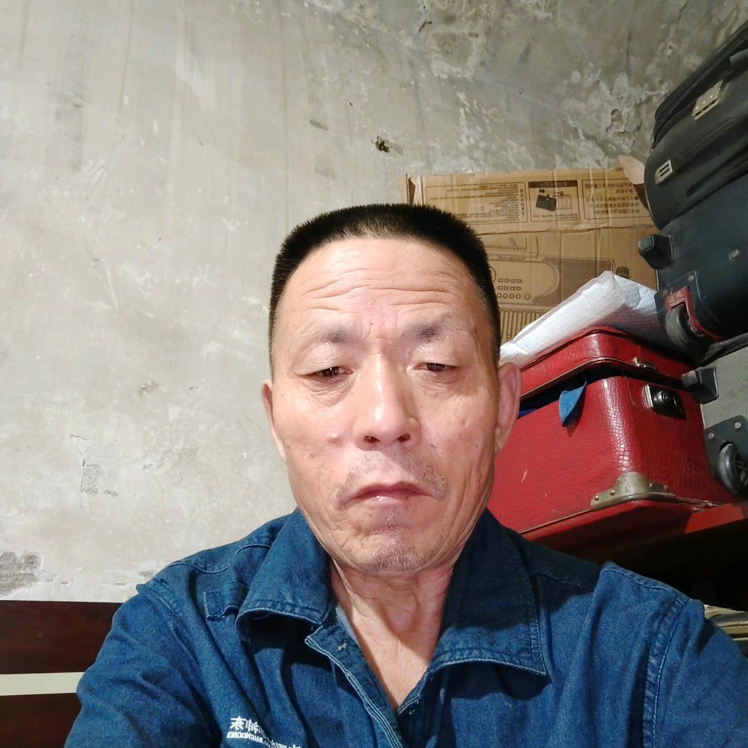 张顺元墨墨的等待着心里的那个她