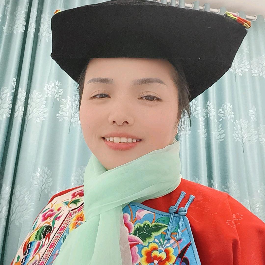 苗族龙阿姐🎤🌺🌸🌿🍀