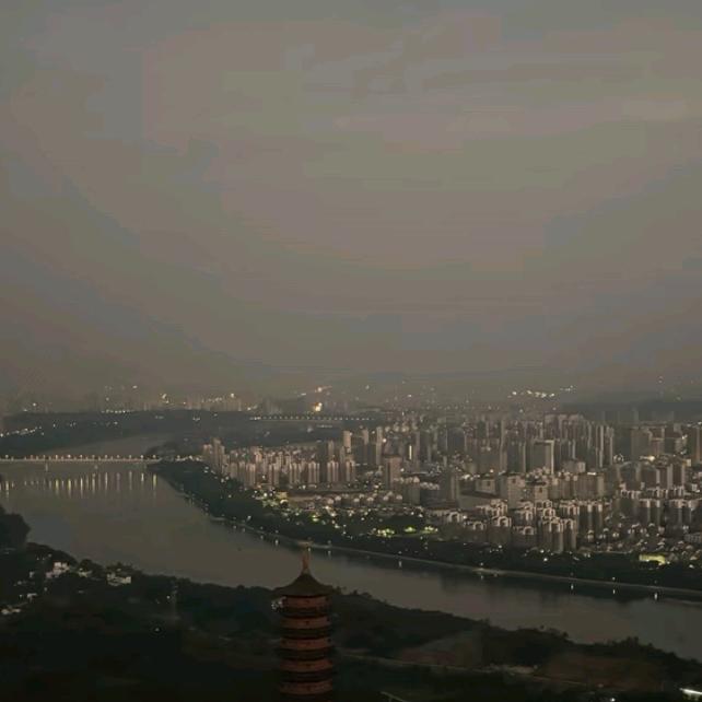 宝利来_小谢