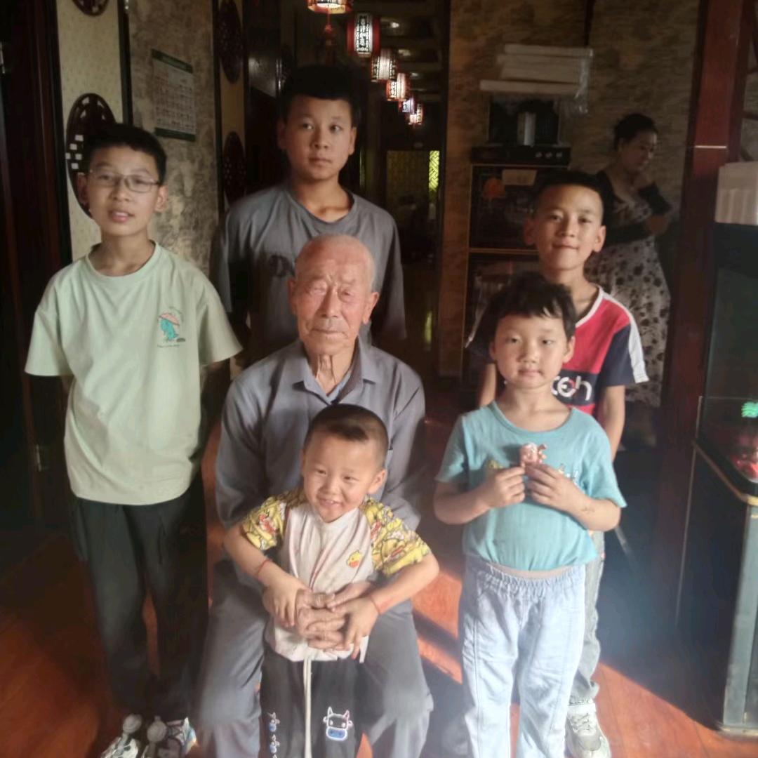 歪  丑快乐每一天