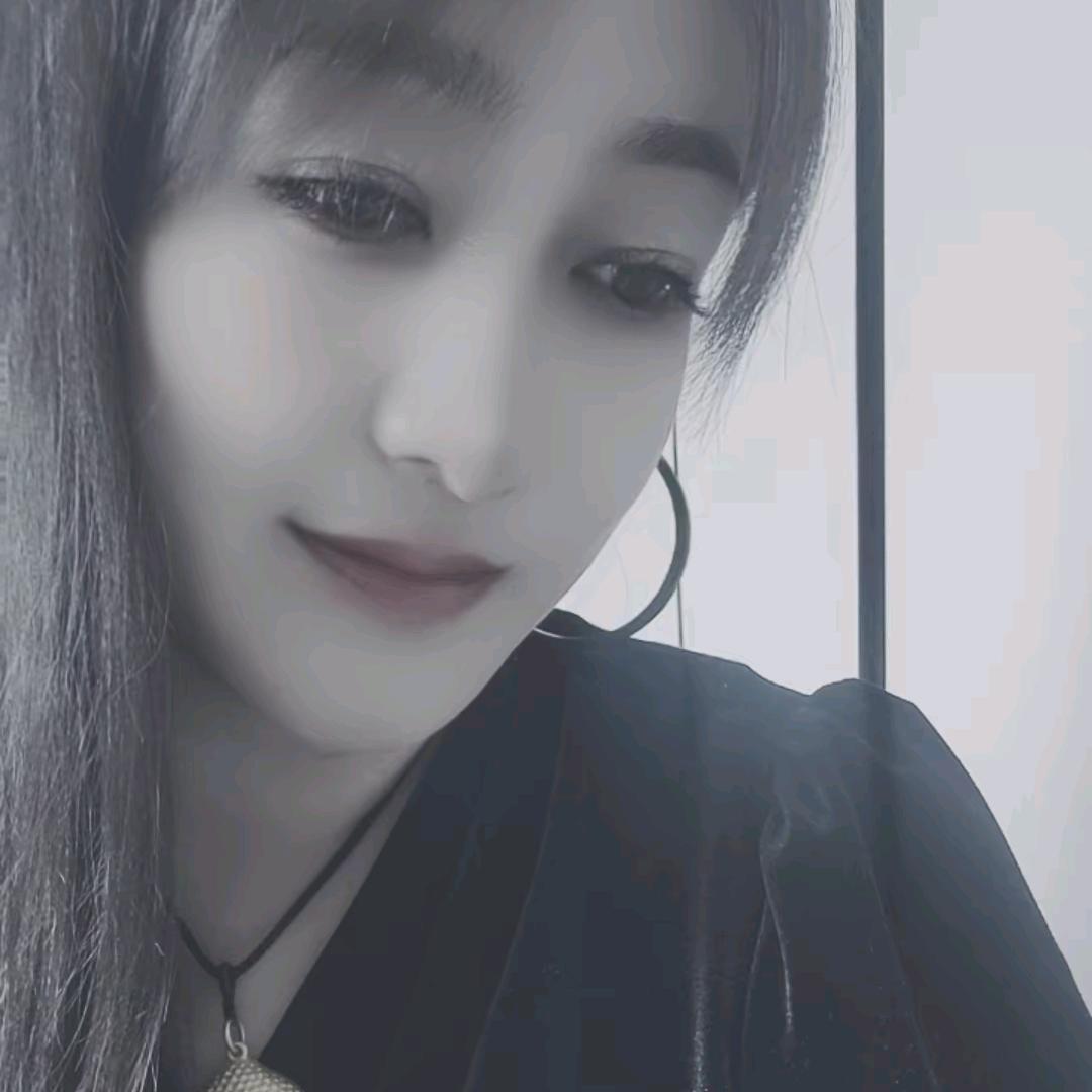 倾城.