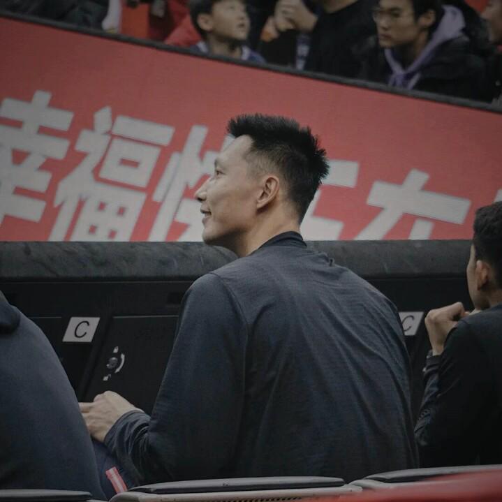 @何云鹏