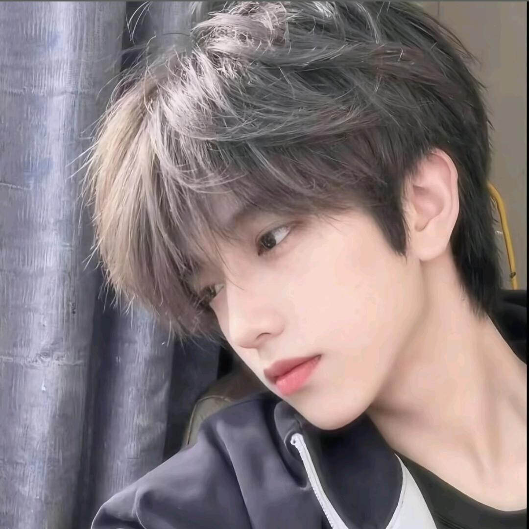 拍照不会比耶🙃