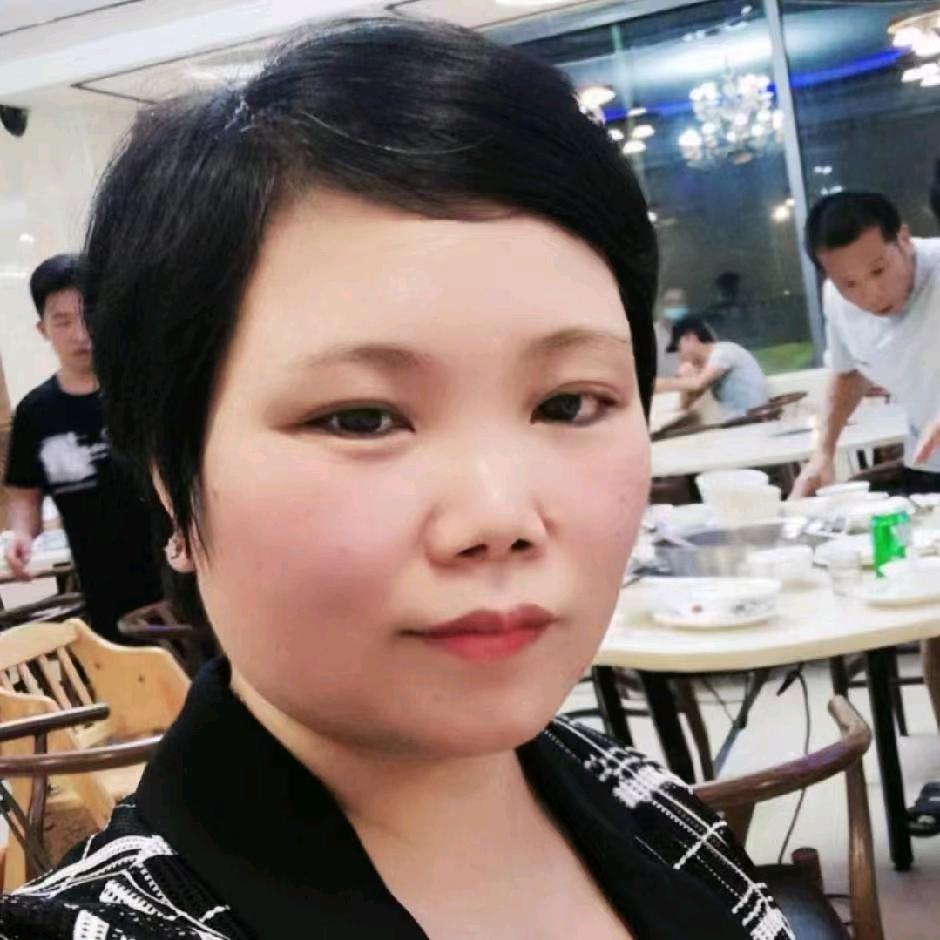 红姐 广州快乐小鱼童装