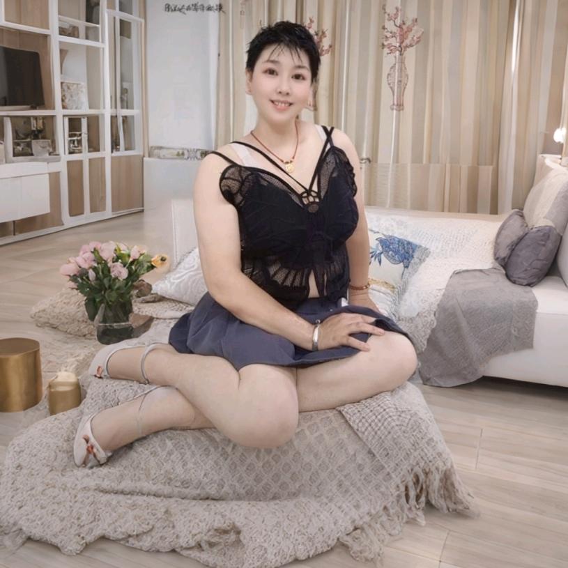 妖月世芬